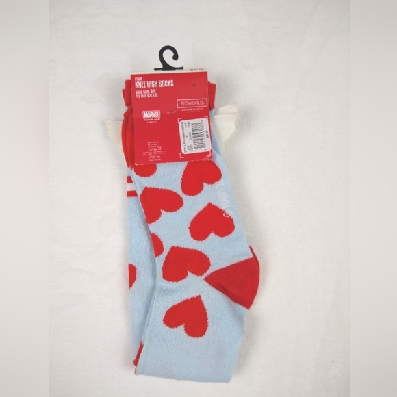 NWT Marvel Adult Knee High Novelty Socks Hearts and Wings Cpt. America ❤️🪽 Hero - Picture 2 of 4